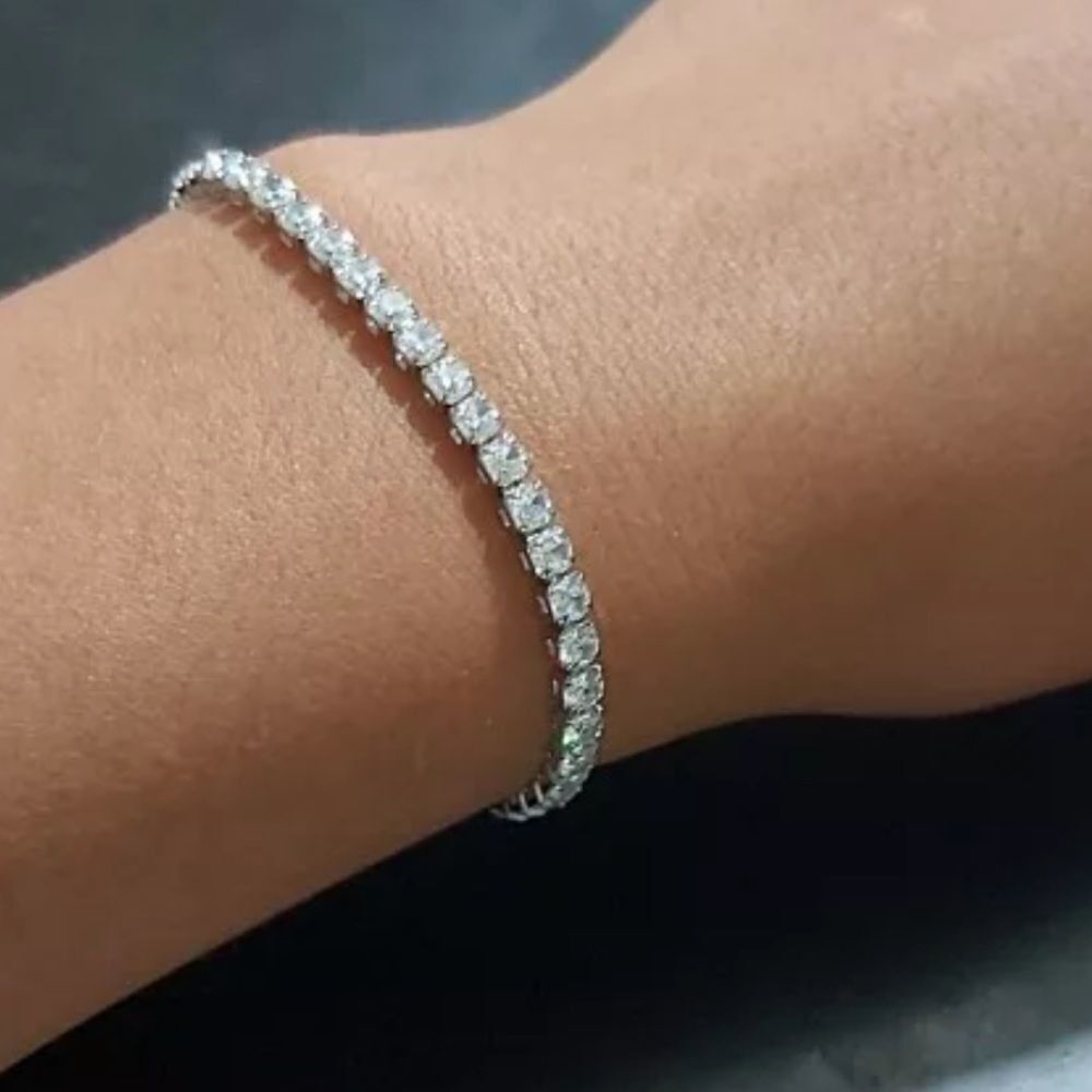 The Modern Classic Tennis Bracelet with cubic zirconia and 925